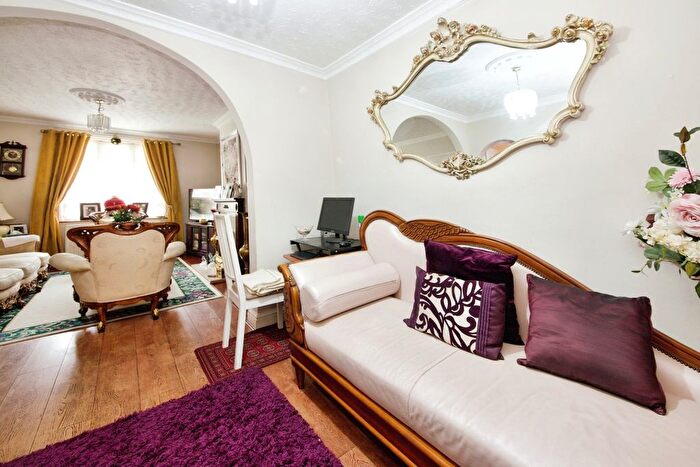 3 Bedroom Terraced House For Sale In Monoux Grove, London, E17