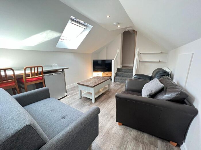 4 Bedroom House To Rent In B Charnwood Grove, West Bridgford, Nottingham, NG2