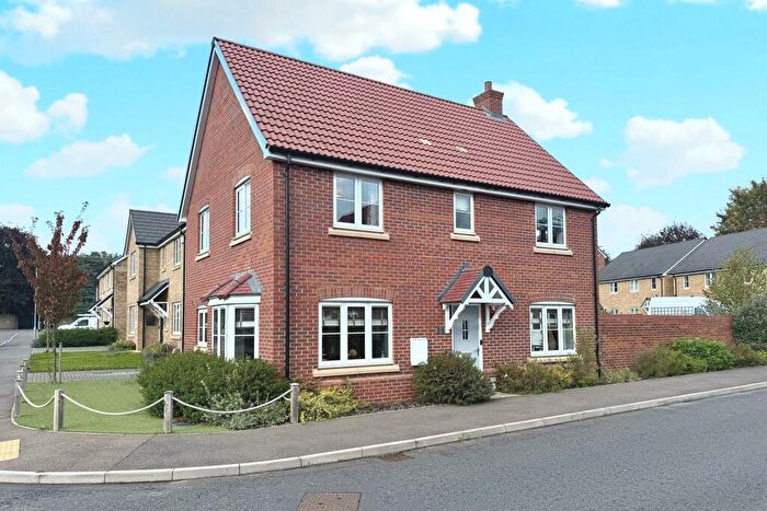 4 Bedroom Detached House For Sale In Mace Road, Mildenhall, Bury St. Edmunds, IP28