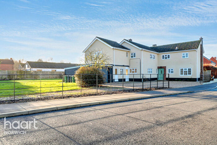 5 Bedroom Detached House For Sale In South Green, Mattishall, NR20