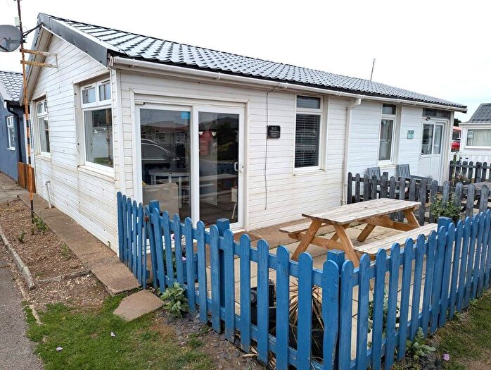 2 Bedroom Mobile/park Home For Sale In Wilsthorpe, Bridlington, YO15