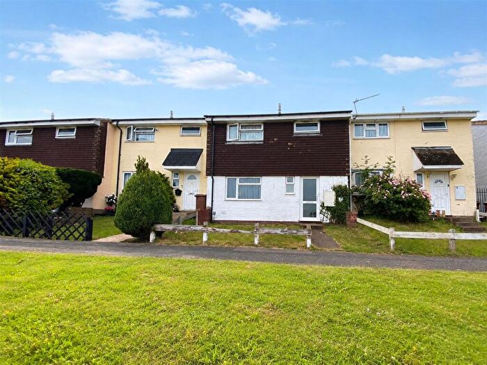 3 Bedroom Terraced House For Sale In Defiant Close, Chatham, ME5