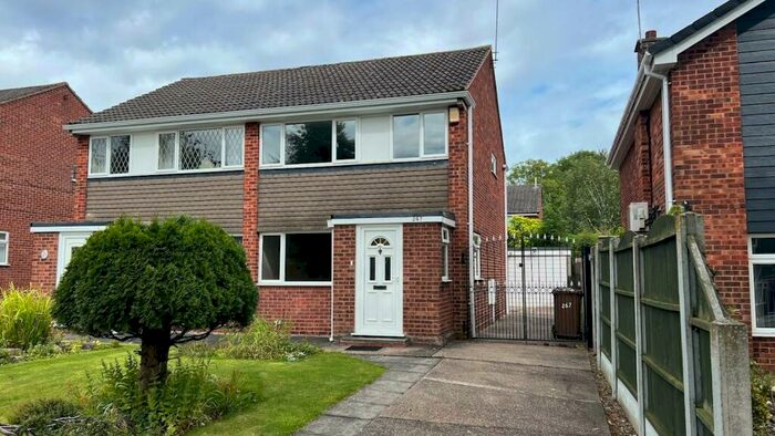 3 Bedroom Semi-Detached House To Rent In Ladybank Road, Mickleover, Derby, DE3