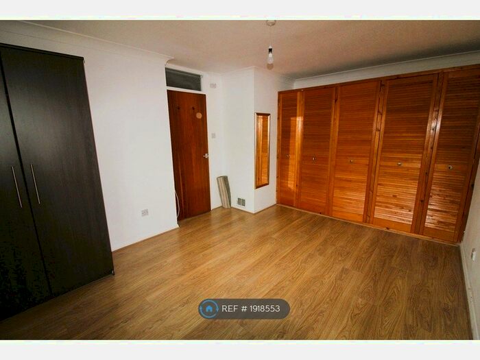 3 Bedroom Detached House To Rent In Ilfracombe Way, Reading, RG6