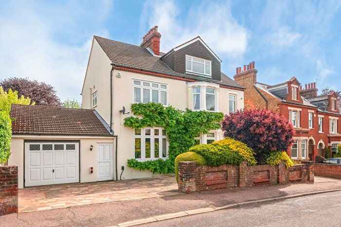 6 Bedroom Detached House For Sale In Abbots Road, Abbots Langley, WD5