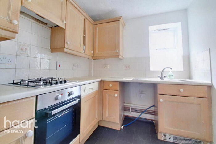 3 Bedroom Apartment To Rent In Island Way East, Chatham, ME4