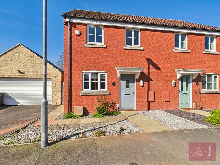 3 Bedroom Semi-Detached House For Sale In Longhorn Drive, Bridgwater, TA6
