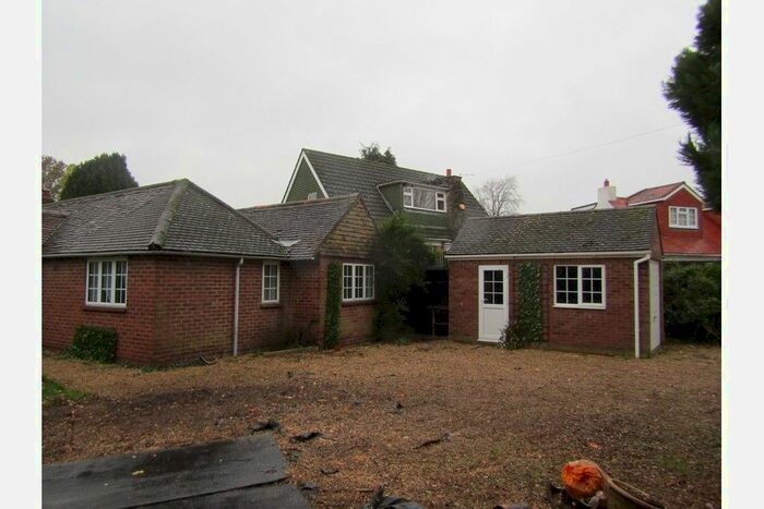 4 Bedroom Property To Rent In Westfield Road, Woking, GU22