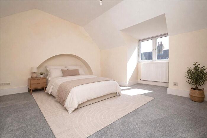 2 Bedroom Maisonette To Rent In Catherine Street, St. Albans, Hertfordshire, AL3