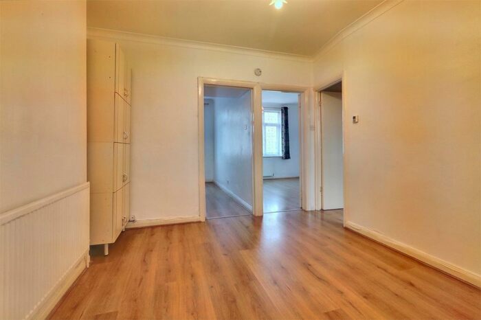 2 Bedroom Flat To Rent In Everton Court, Honeypot Lane, Stanmore, HA7