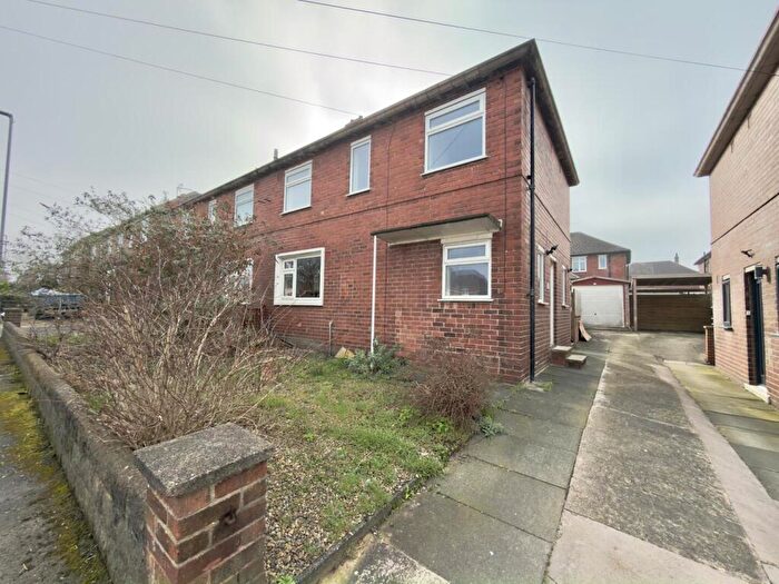 3 Bedroom Semi Detached House For Sale In Queensway, Garforth, Leeds, LS25