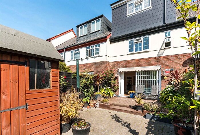 4 Bedroom Property To Rent In Tranton Road, Bermondsey, SE16