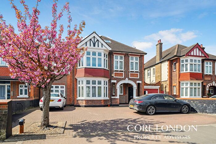 2 Bedroom Flat To Rent In Gunnersbury Avenue, Ealing, W5