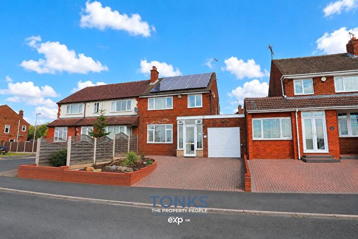 3 Bedroom Semi Detached House For Sale In Dudley Road, Rowley Regis, B65