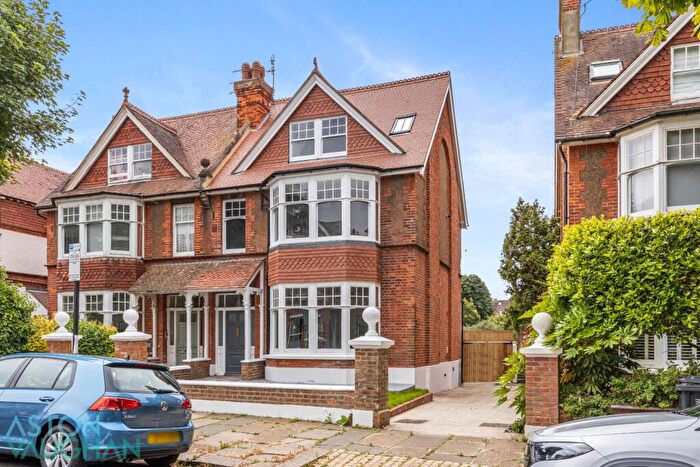5 Bedroom Semi-Detached House To Rent In Pembroke Crescent, Hove, BN3
