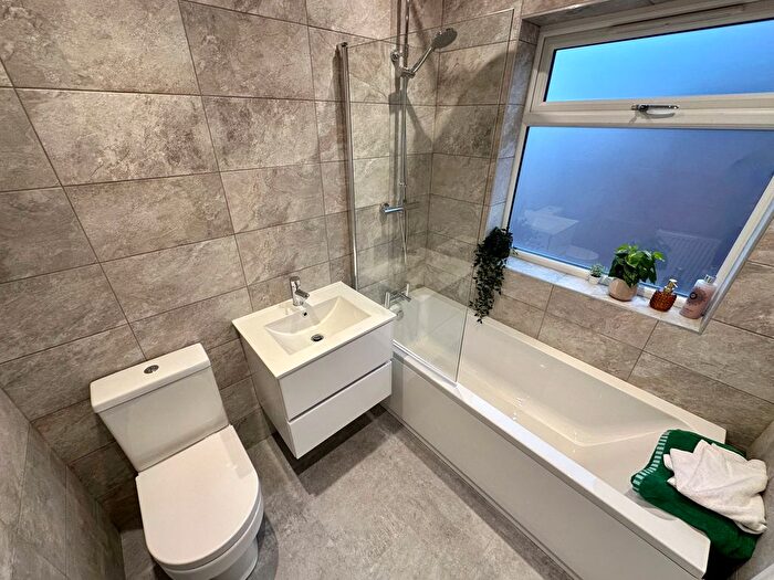 3 Bedroom Semi-Detached House For Sale In Zetland Road, Doncaster, DN2