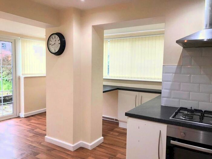 3 Bedroom Semi-Detached House To Rent In Medlock Drive, Sheffield, S13