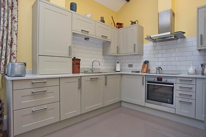 2 Bedroom Flat For Sale In Eversley Park, Folkestone, CT20