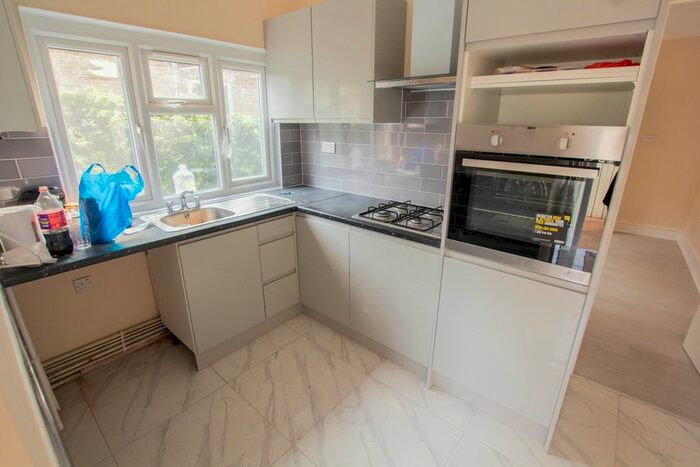 2 Bedroom Flat To Rent In Chesterfield Road, Enfield, EN3