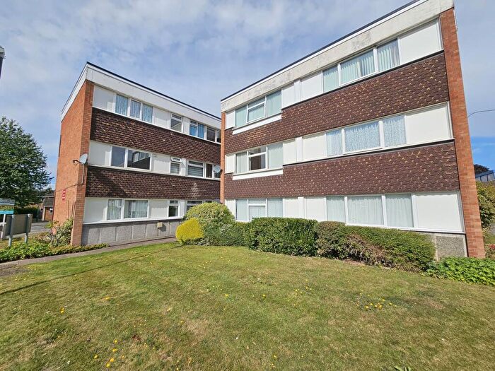 2 Bedroom Property To Rent In Remburn Gardens, Warwick, CV34