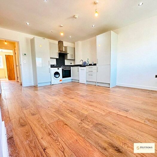 2 Bedroom Flat To Rent In Kingsley Road, Harrow, HA2