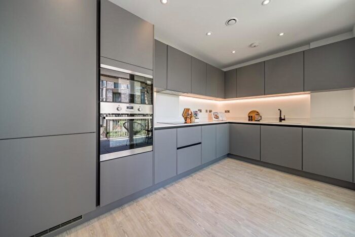 2 Bedroom Apartment For Sale In Eddington Avenue, Cambridge, CB3