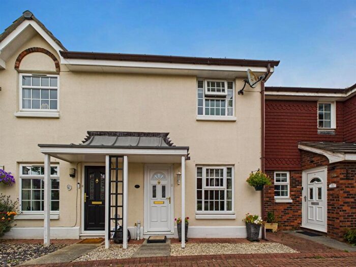 2 Bedroom End Of Terrace House For Sale In Elford Close, Whitley Bay, NE25