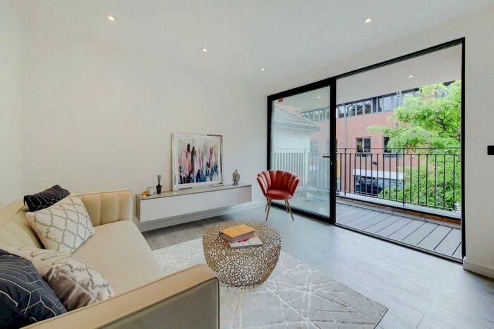 2 Bedroom Flat To Rent In High Street, Croydon, Purley, CR8