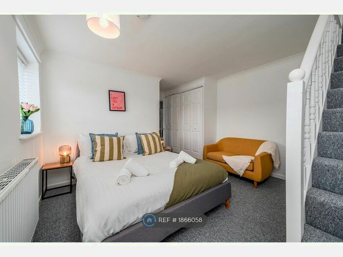 4 Bedroom Semi-Detached House To Rent In Jackson Road, Cambridge, CB4