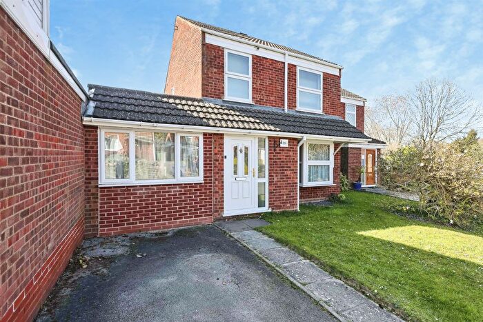 3 Bedroom Semi Detached House For Sale In Aldeford Drive, Brierley Hill, DY5