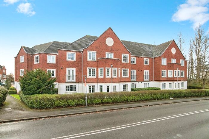 2 Bedroom Apartment For Sale In Donnington Court, Dudley, DY1