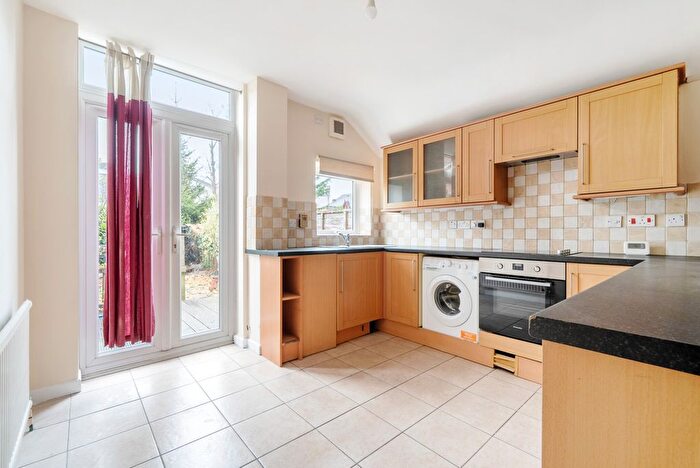 2 Bedroom Terraced House For Sale In Cumberland Road, Reading, Berkshire, RG1