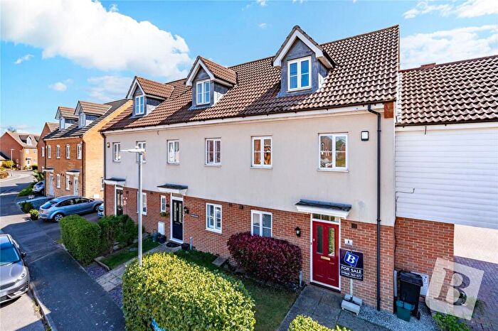 4 Bedroom House For Sale In Muir Place, Wickford, Essex, SS12