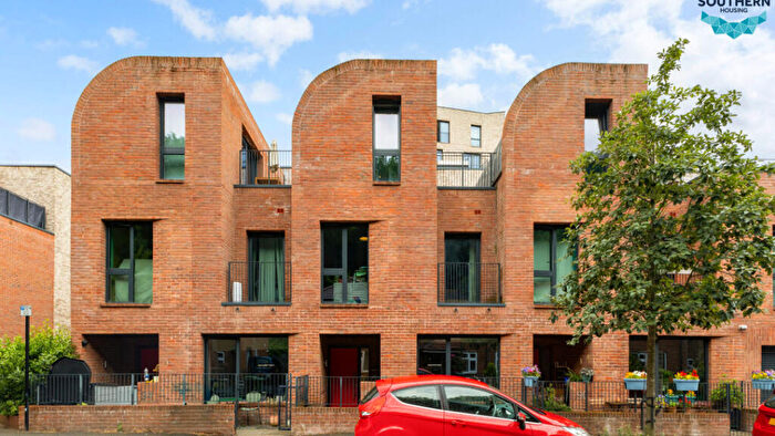 3 Bedroom Maisonette For Sale In Saunders Park View, Brighton, East Sussex, Brighton, BN2