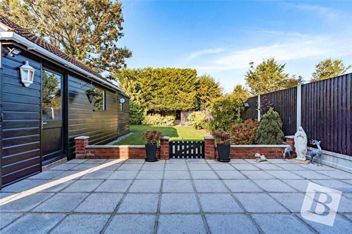 3 Bedroom Semi-detached House For Sale In Harpers Lane, Doddinghurst, Brentwood, Essex, CM15