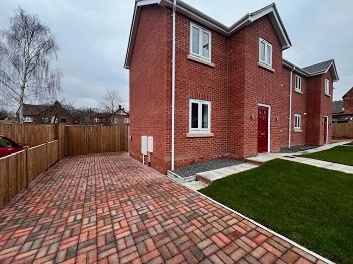 3 Bedroom Semi-Detached House To Rent In Hall Street, Church Gresley, DE11