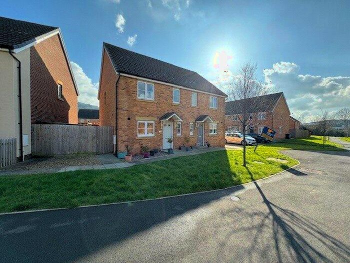 3 Bedroom Semi-Detached House For Sale In Lace Walk, Brockworth, Gloucester, Gloucestershire, GL3