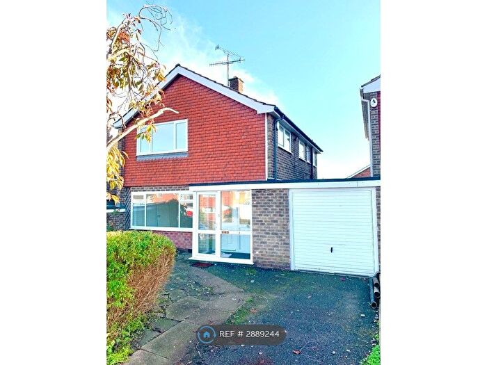 3 Bedroom Detached House To Rent In Hillside Road, Nottingham, NG9