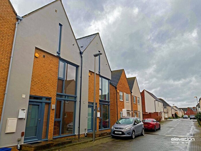 4 Bedroom End Of Terrace House To Rent In Loughborough Drive, Broughton, Milton Keynes, MK10