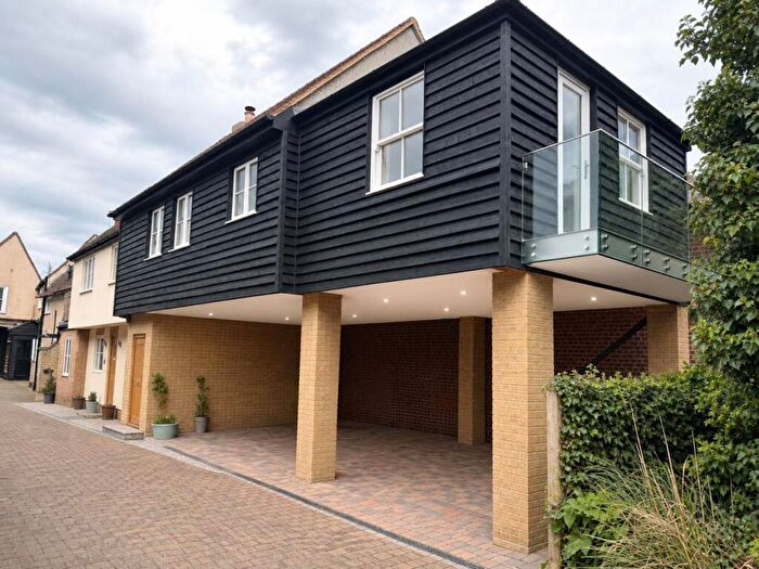 1 Bedroom Coach House For Sale In High Street, Ware, SG12