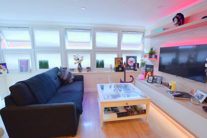 2 Bedroom Apartment To Rent In Denmark Street, RG40