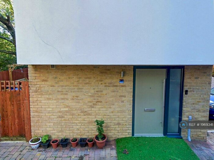 2 Bedroom Terraced House To Rent In Hardy Close, Chelmsford, CM1