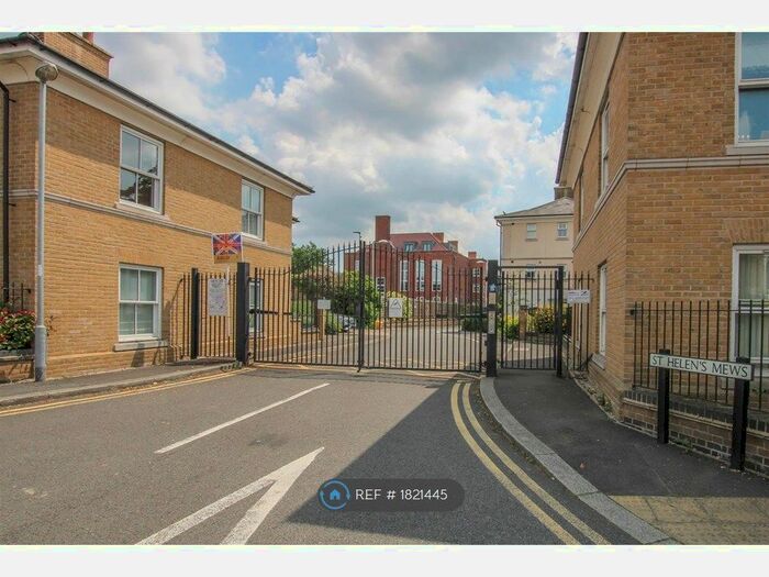 2 Bedroom Flat To Rent In St. Helens Mews, Brentwood, CM14