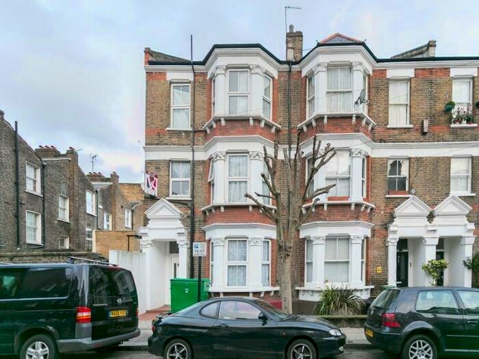 Studio To Rent In College Place, Camden, London, NW1