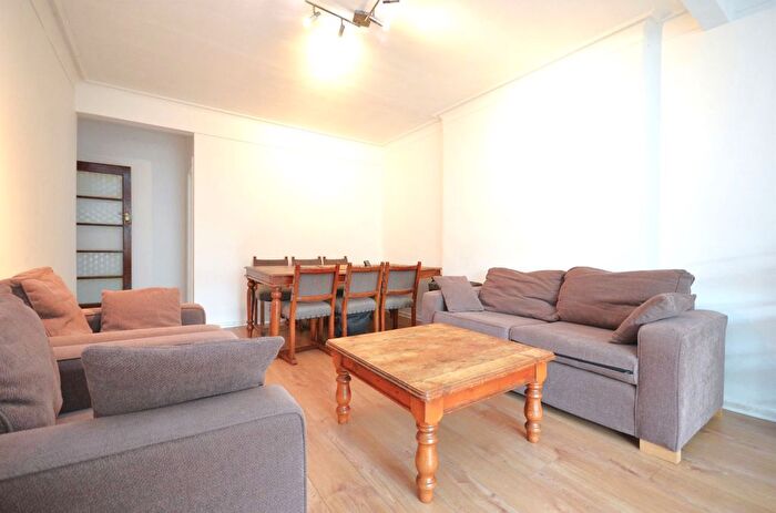 5 Bedroom Semi-Detached House To Rent In Eastfields Road, London, W3