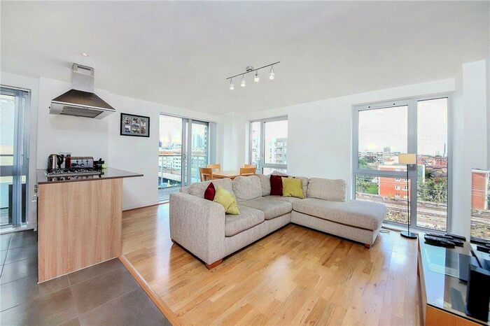 2 Bedroom Apartment To Rent In Warwick Apartments, Cable Street, London, E1