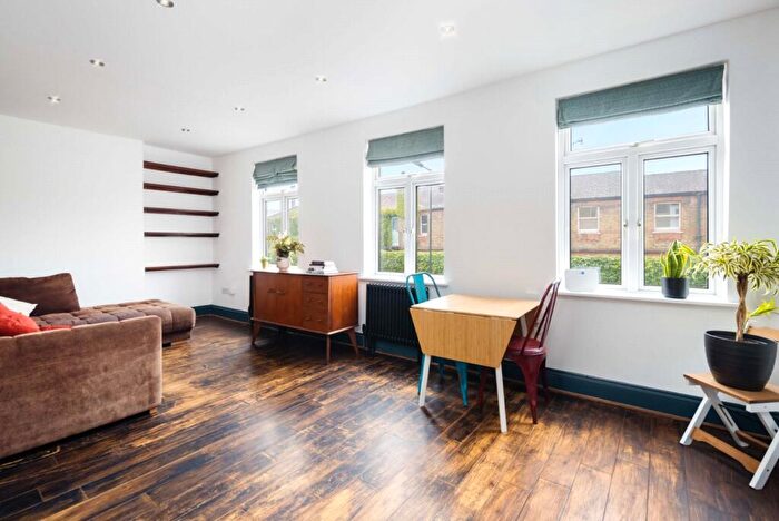 2 Bedroom Flat To Rent In Brooksby's Walk, Hackney, London, E9