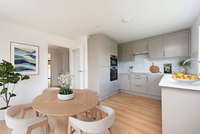 2 Bedroom End Of Terrace House For Sale In Cooper Road, Henley-On-Thames, RG9