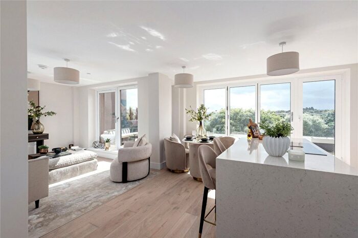 3 Bedroom Flat For Sale In Flat Logie Green Road, Edinburgh, Midlothian, EH7