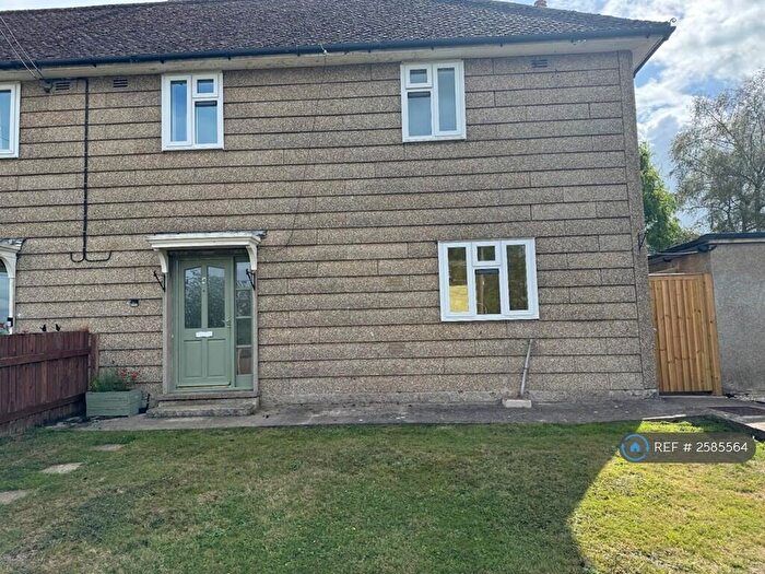 3 Bedroom Semi-Detached House To Rent In Wick Bridge, Calne, SN11